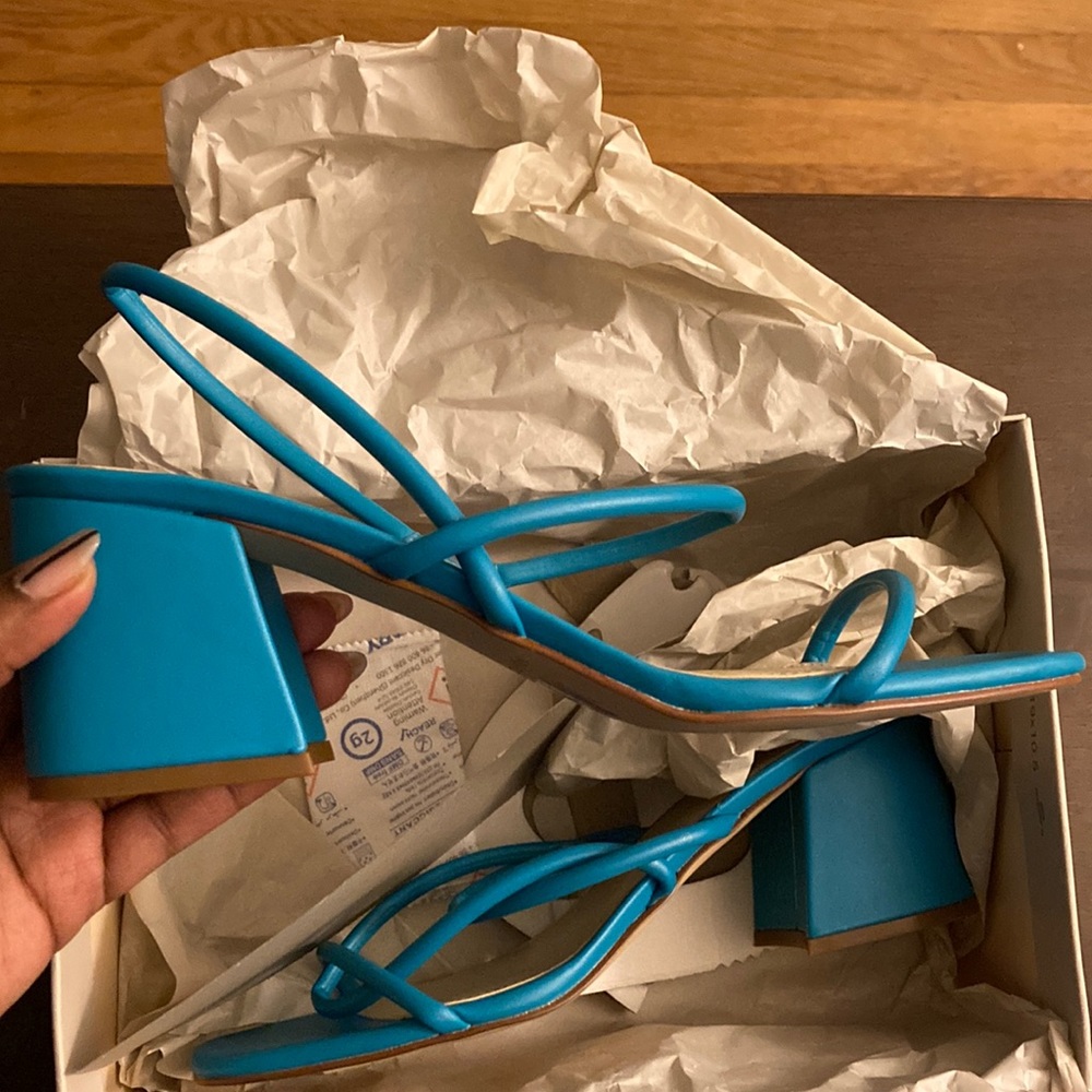 Brand new Marc Fisher 3 inch sandals in turquoise blue